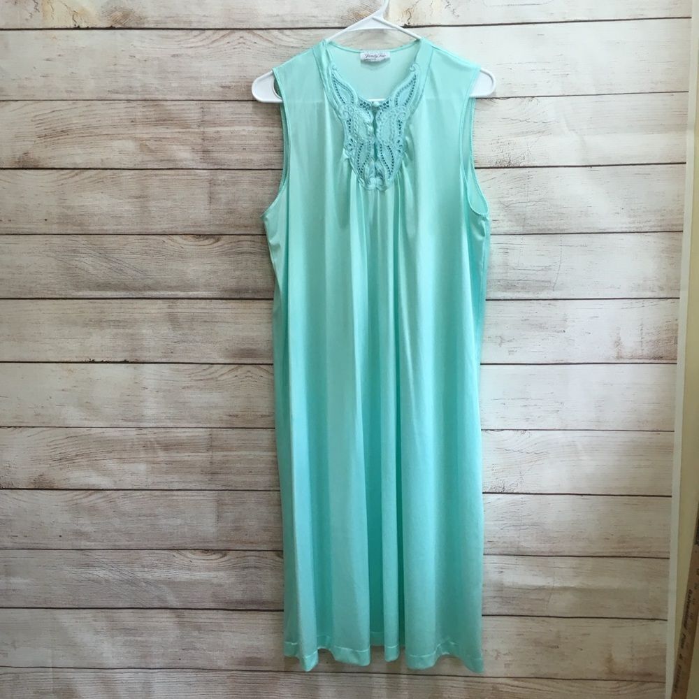 VINTAGE VANITY FAIR‎ GOWN IN SEAFOAM GREEN